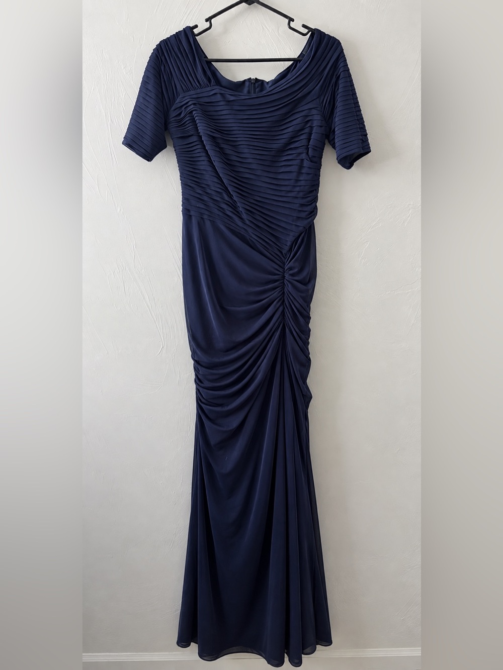Tadashi Shoji Navy Blue Ruched Pleated Evening Gown Dress Size M